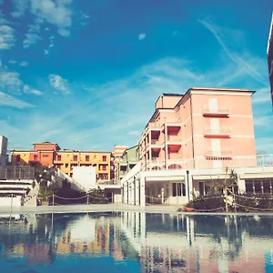 Ośrodek wypoczynkowy Ai Pozzi Village &